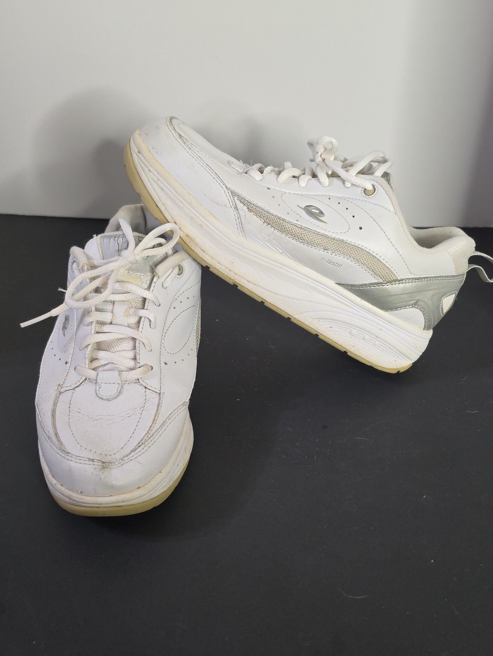 Easy Spirit White and Silver Women's Athletic Sneakers